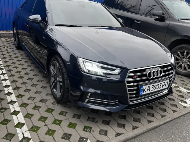 Audi A4 - фото 3