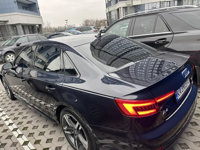 Audi A4 - фото 5