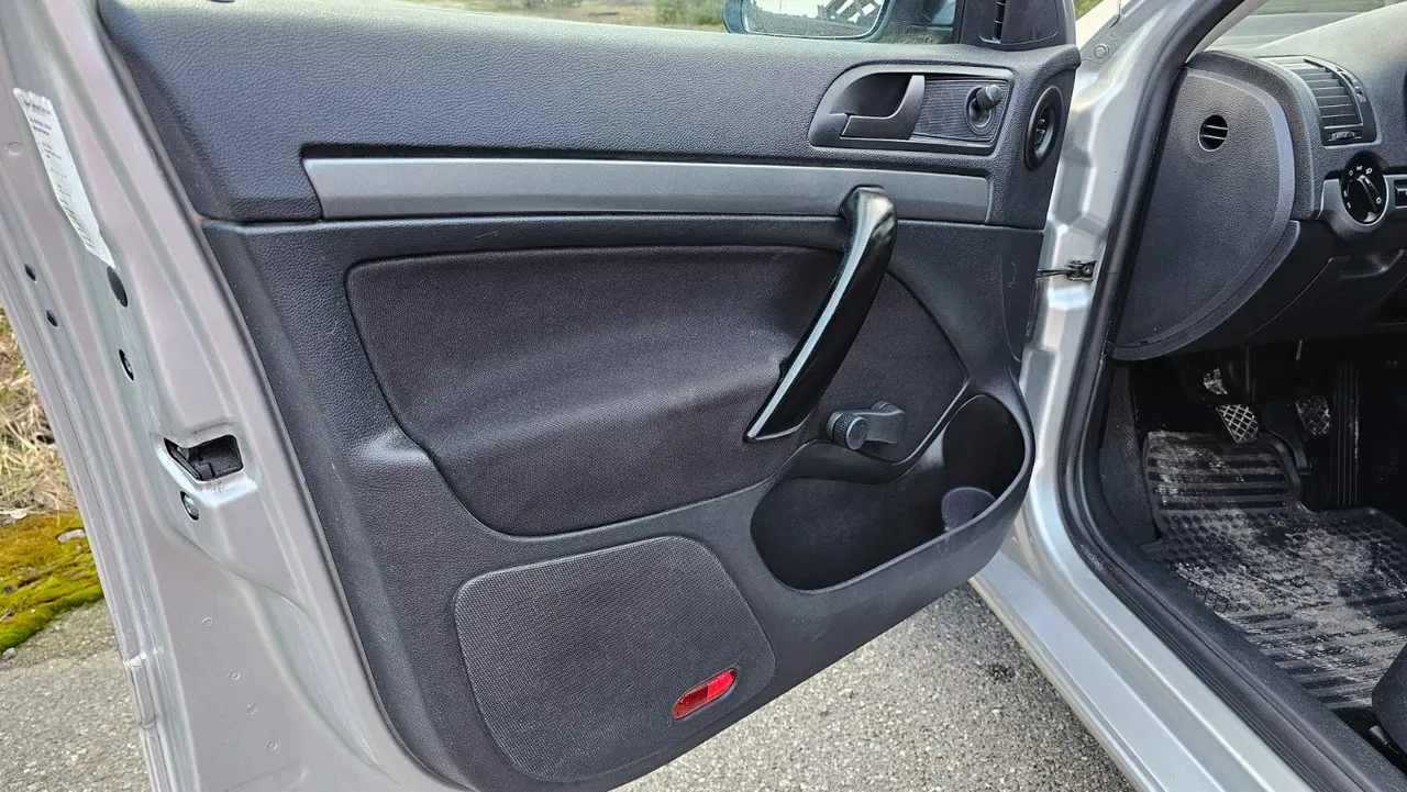 Skoda Octavia - фото 4