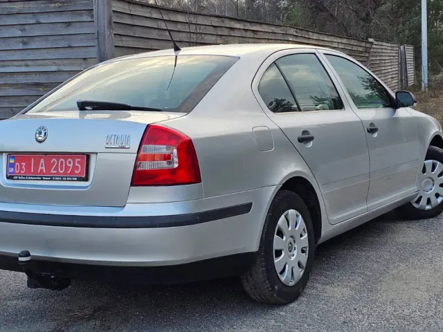 Skoda Octavia - фото 1