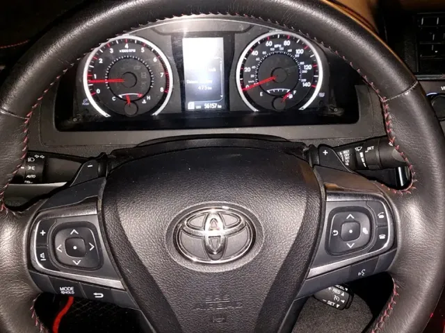 Toyota Camry - фото 4