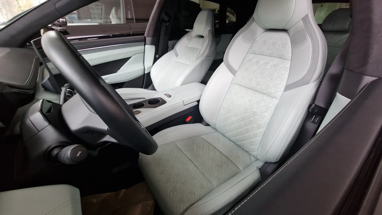 Zeekr 001 - фото 9