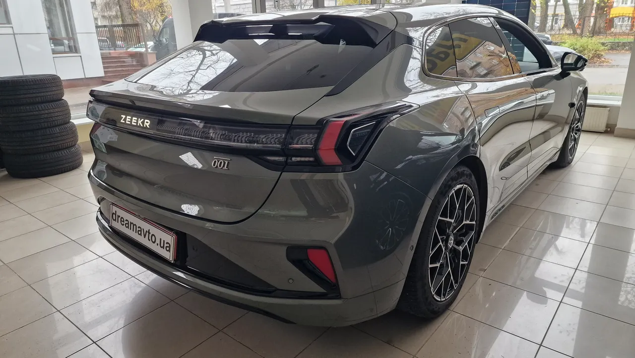 Zeekr 001 - фото 6