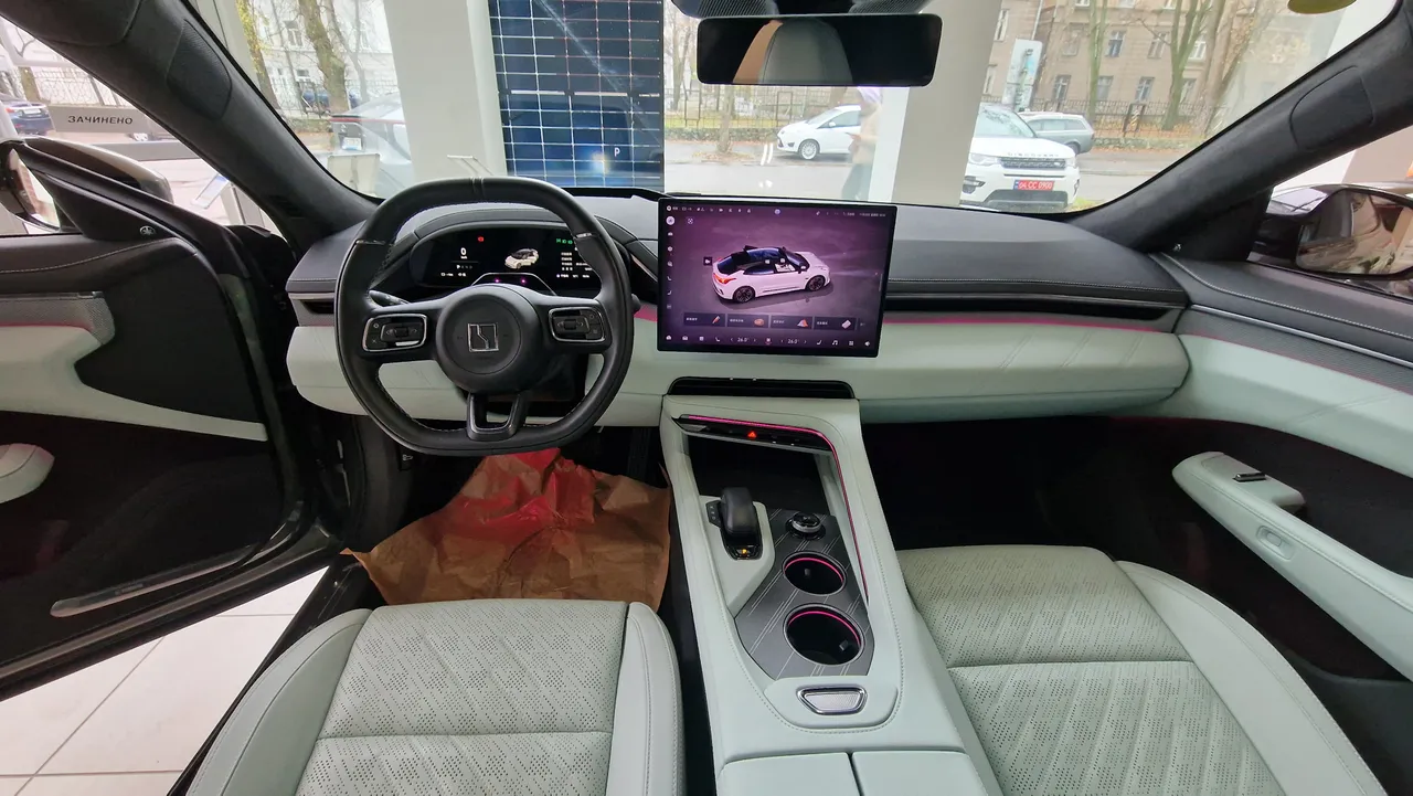 Zeekr 001 - фото 16