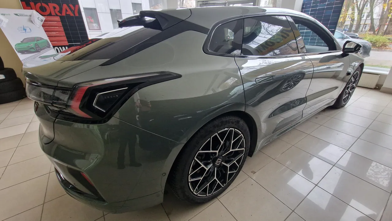 Zeekr 001 - фото 7