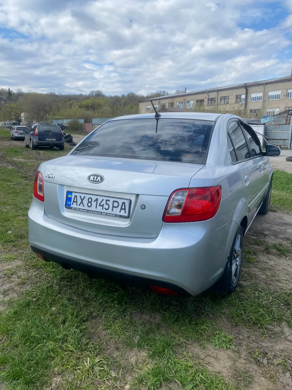 Kia Rio - фото 5