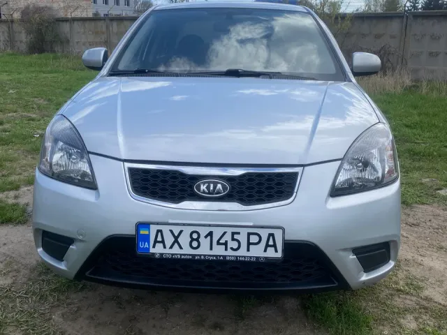 Kia Rio - фото 1