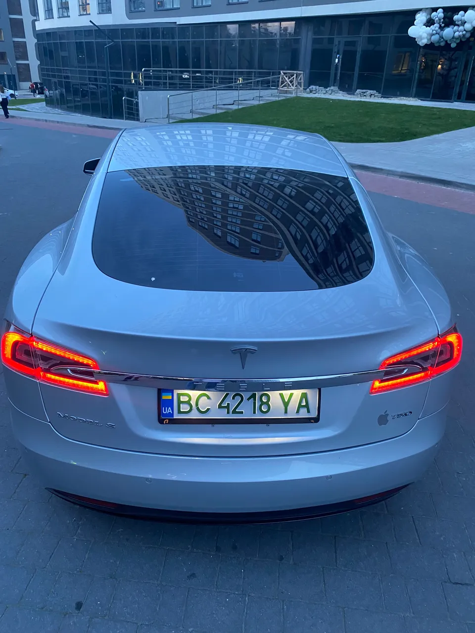 Tesla Model S - фото 8