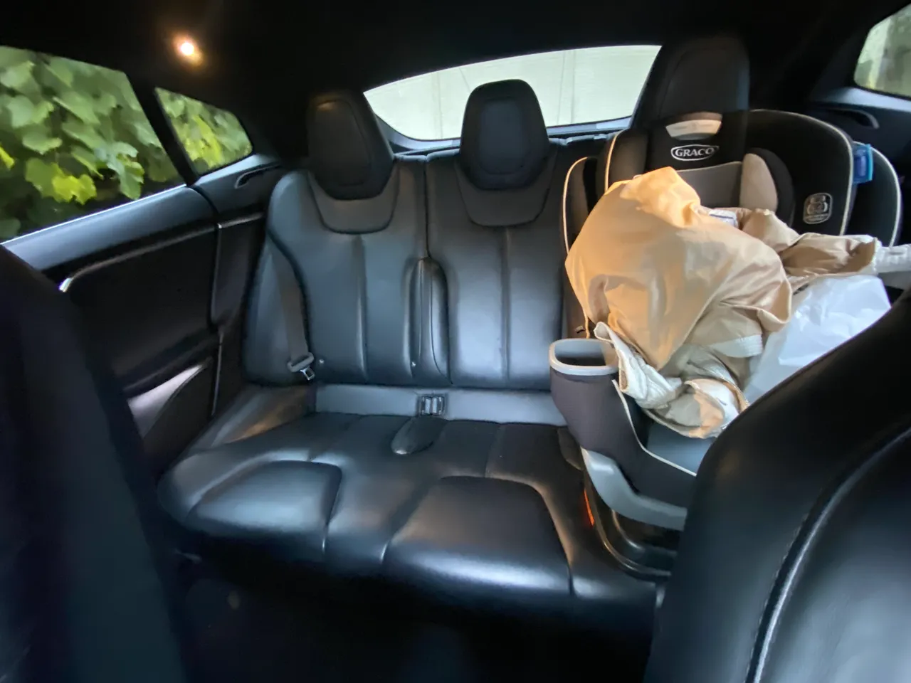 Tesla Model S - фото 7