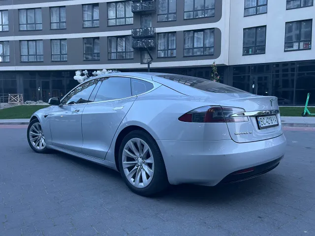 Tesla Model S - фото 2