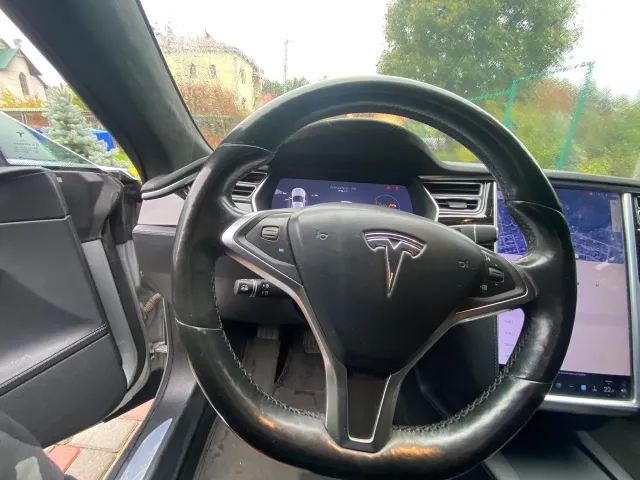 Tesla Model S - фото 5