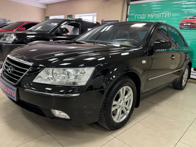 Hyundai Sonata - фото 1