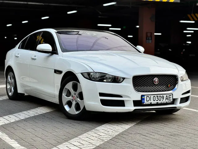 Jaguar XE - фото 4