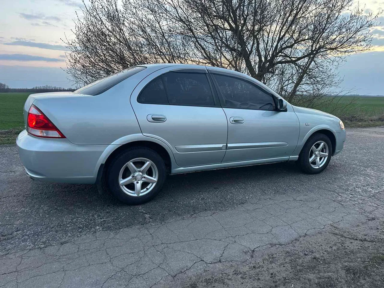 Nissan Almera Classic - фото 4