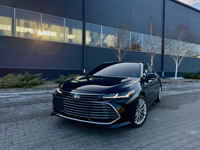 Toyota Avalon - фото 1