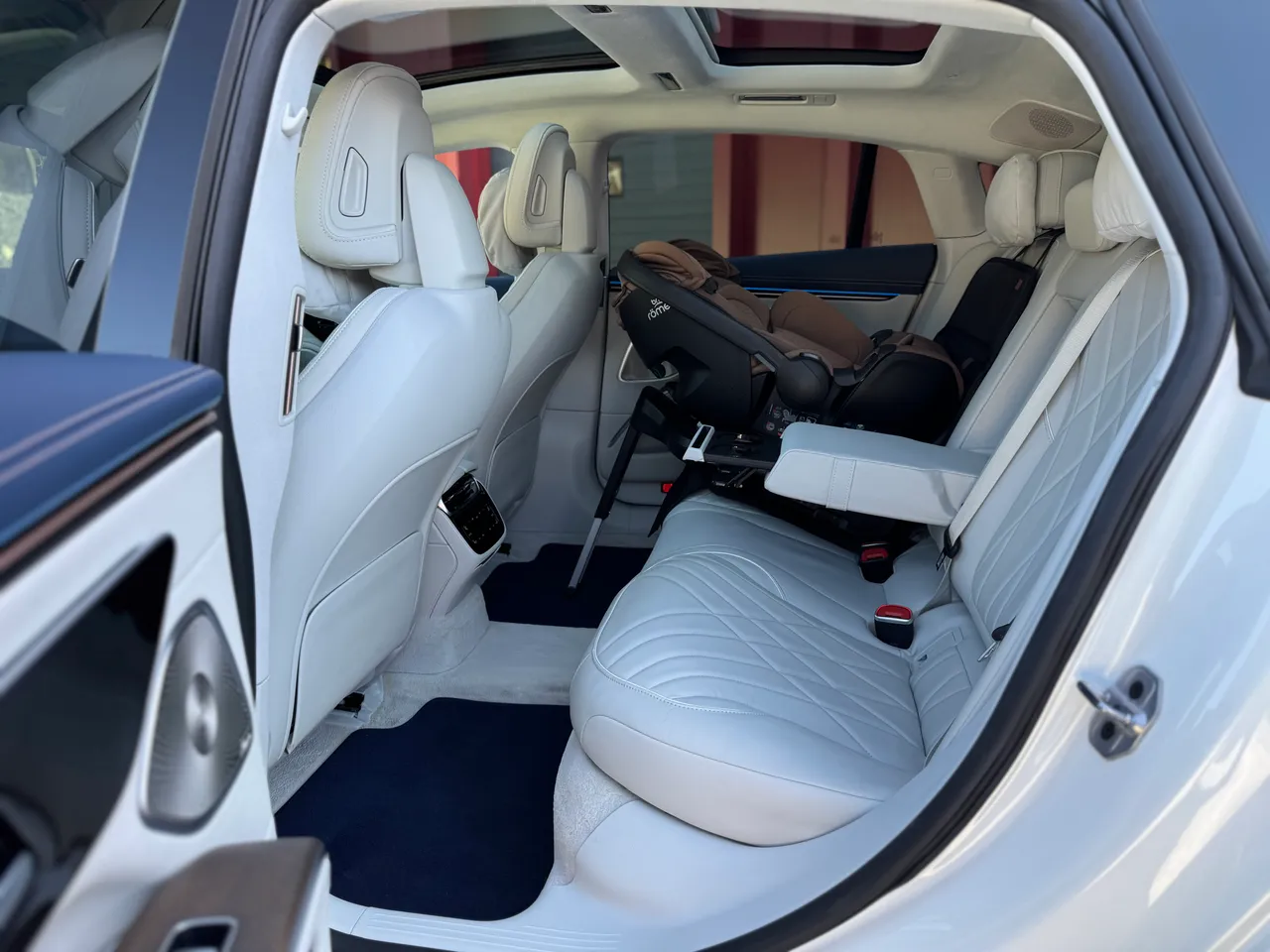 Mercedes-Benz EQS - фото 19