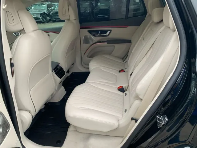 Mercedes-Benz EQS SUV - фото 2