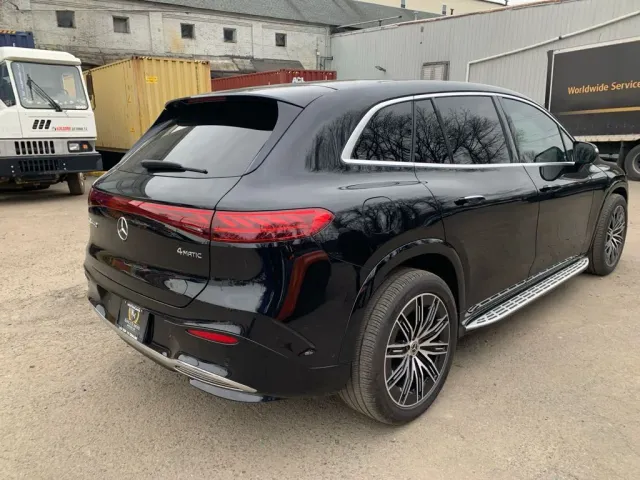 Mercedes-Benz EQS SUV - фото 5