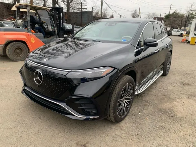 Mercedes-Benz EQS SUV - фото 1