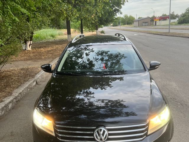 Volkswagen Passat - фото 5
