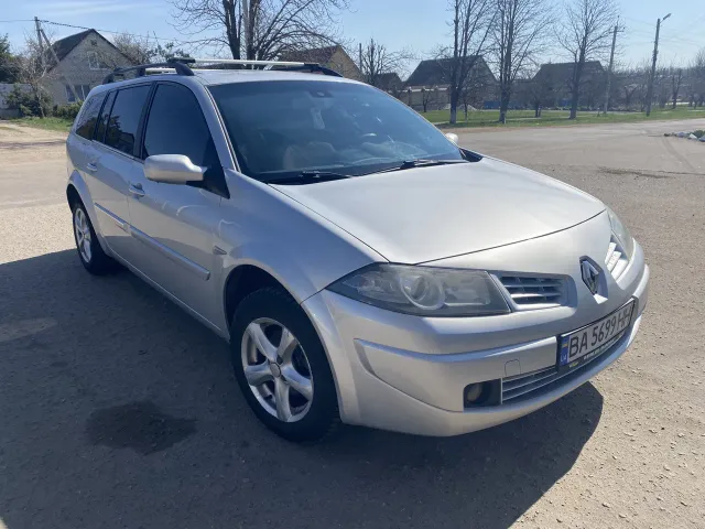 Renault Megane - фото 1