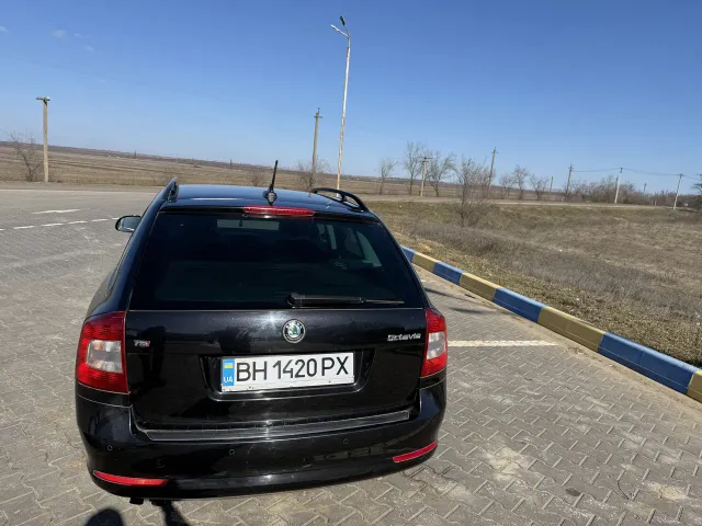 Skoda Octavia - фото 3