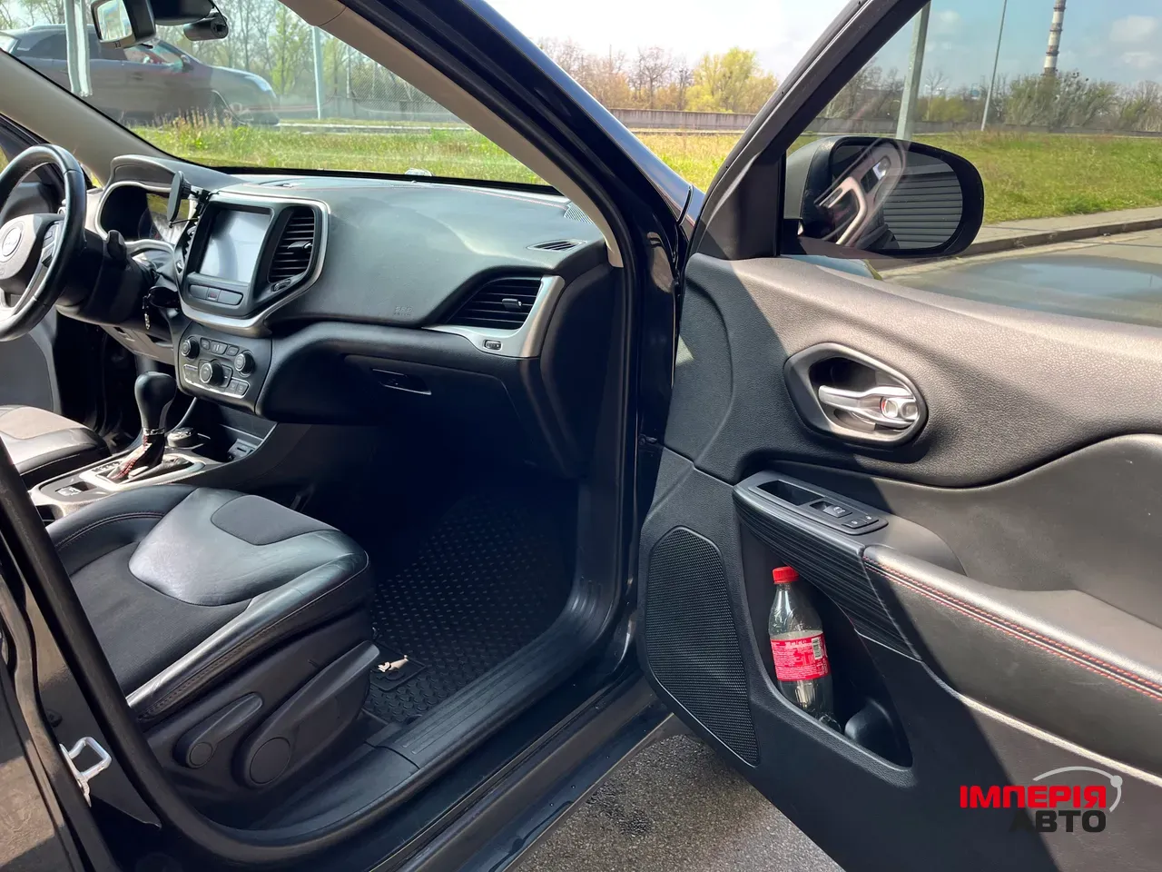 Jeep Cherokee - фото 13