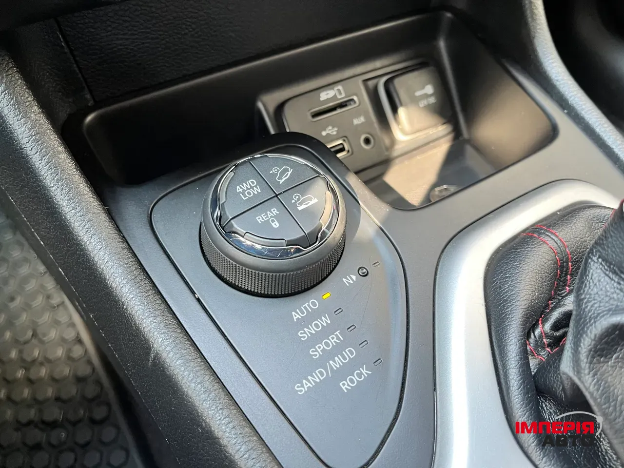 Jeep Cherokee - фото 19