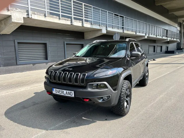 Jeep Cherokee - фото 2