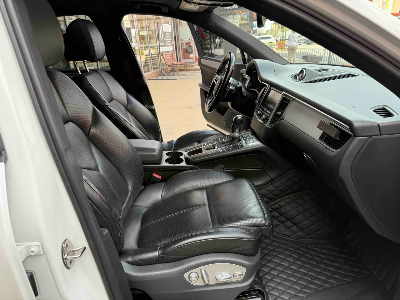 Porsche Macan - фото 51