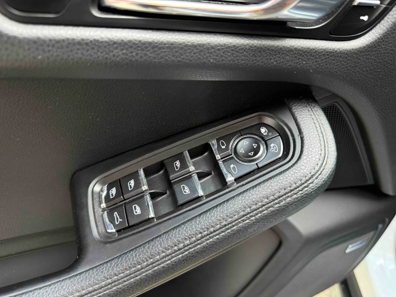 Porsche Macan - фото 15
