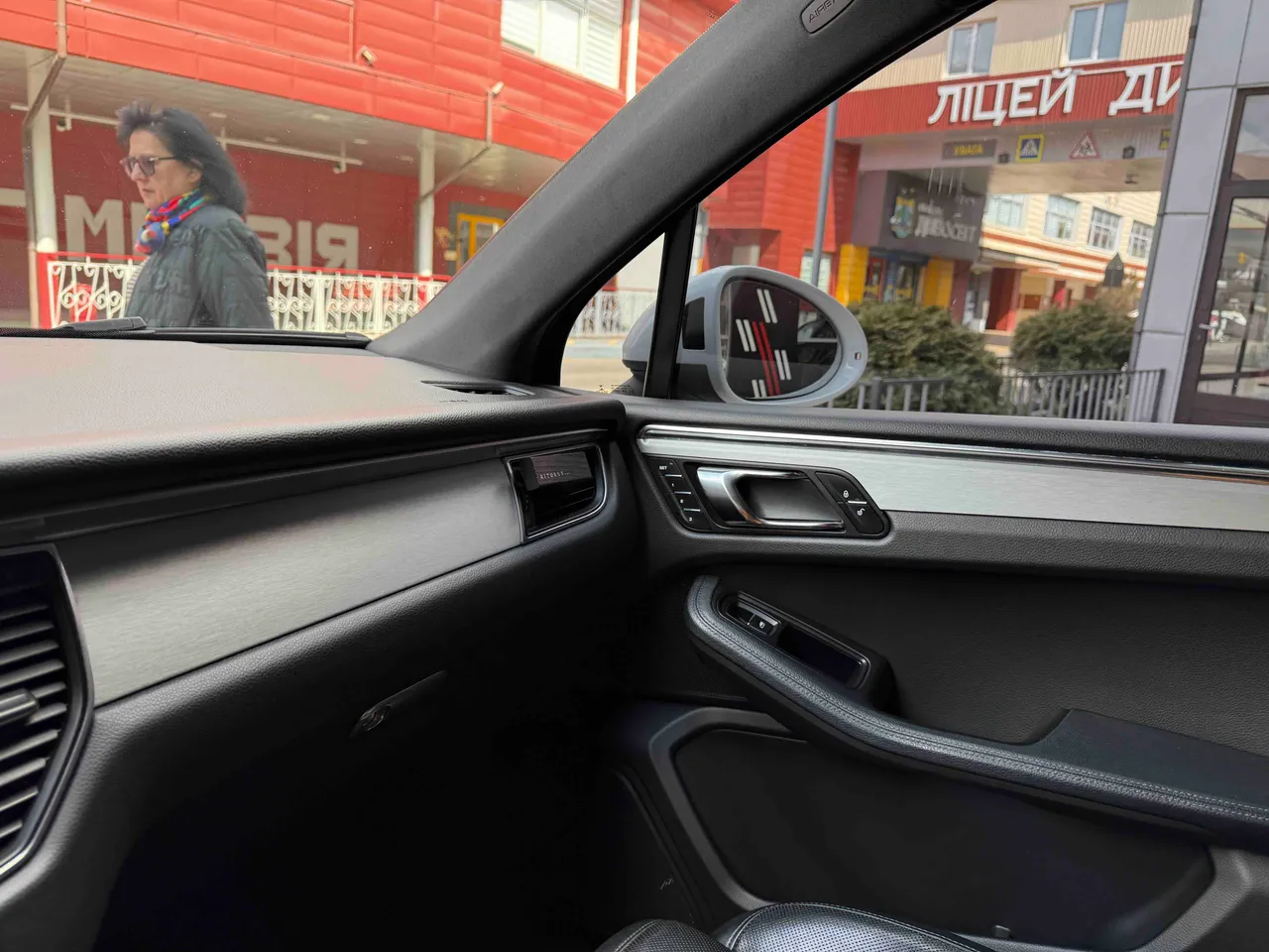 Porsche Macan - фото 35