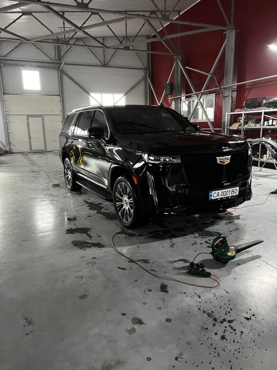 Cadillac Escalade - фото 1