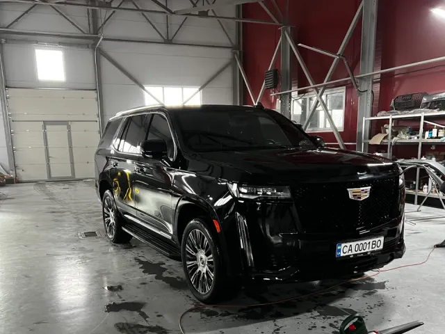 Cadillac Escalade - фото 1