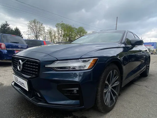 Volvo S60 - фото 1