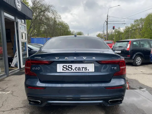 Volvo S60 - фото 3