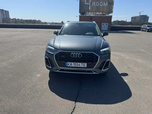 Audi Q5 - фото 1