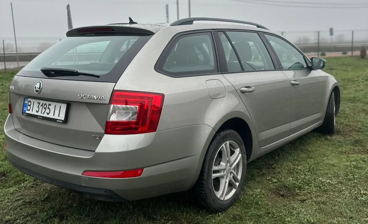 Skoda Octavia - фото 3