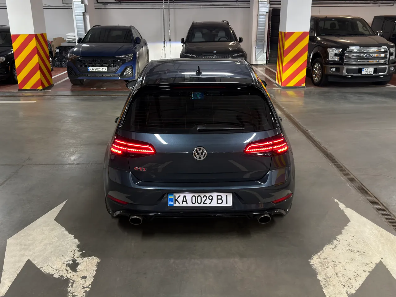 Volkswagen Golf GTI - фото 6