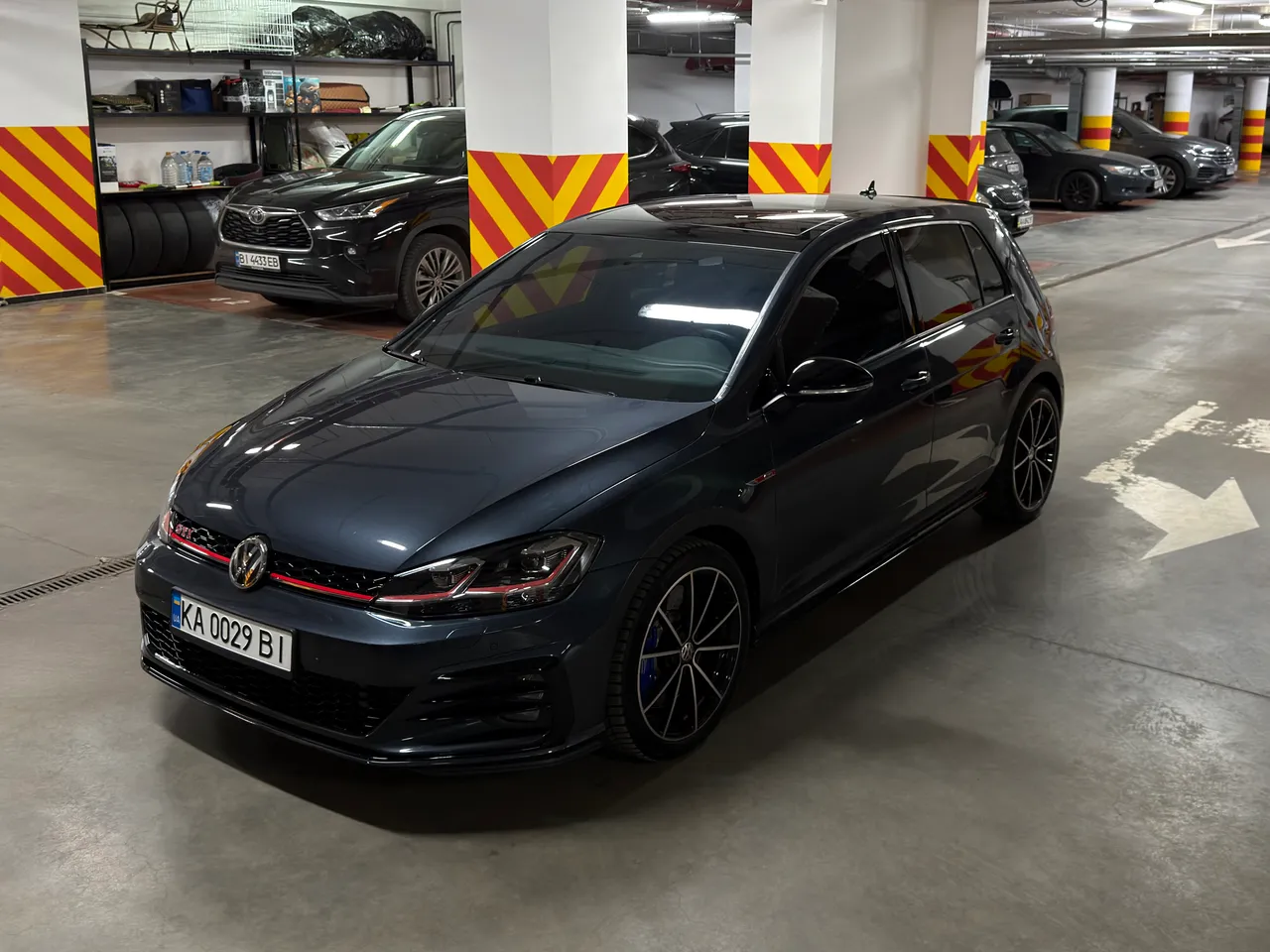 Volkswagen Golf GTI - фото 2