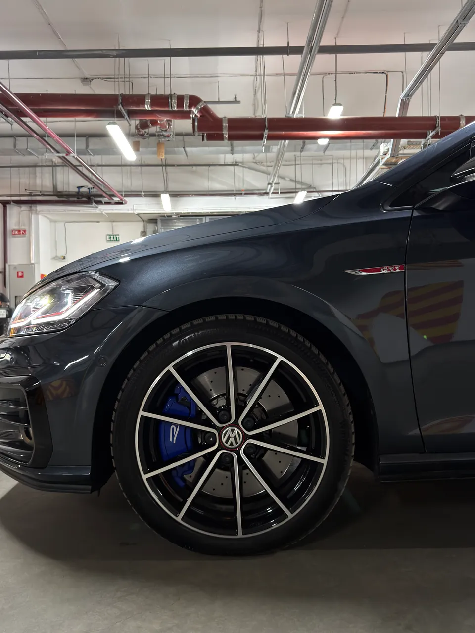 Volkswagen Golf GTI - фото 18