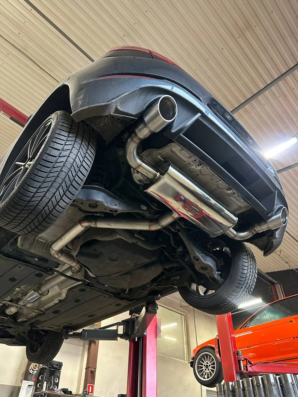 Volkswagen Golf GTI - фото 20