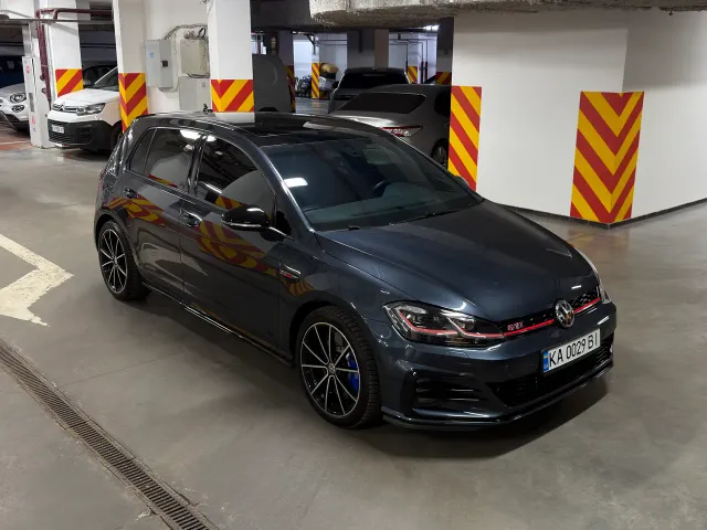 Volkswagen Golf GTI - фото 3