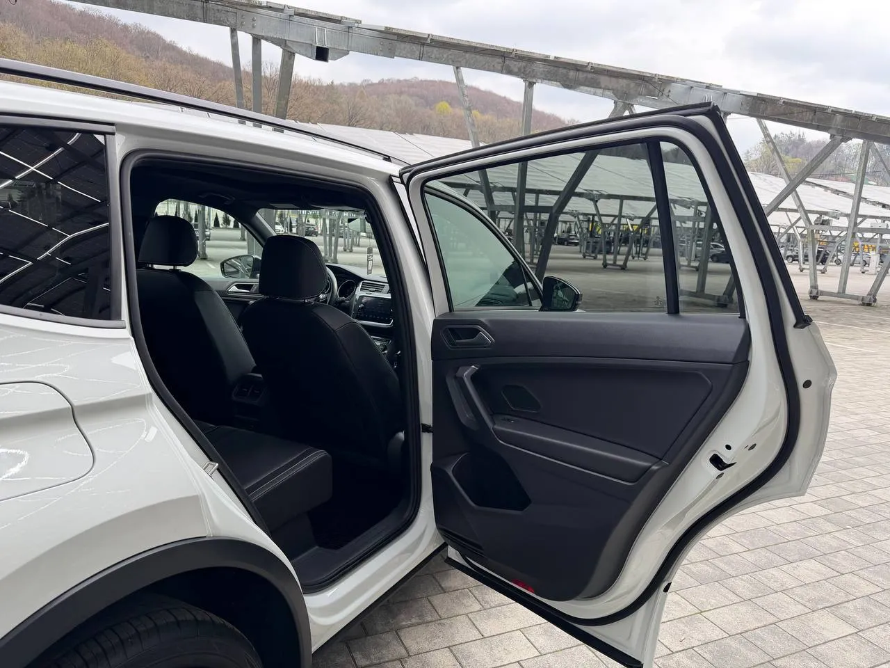 Volkswagen Tiguan - фото 26