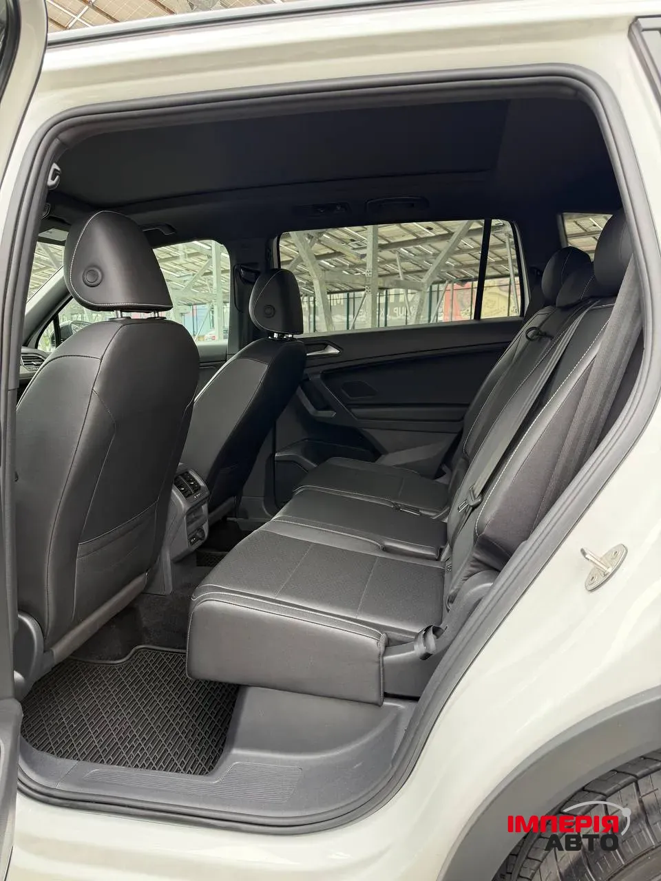 Volkswagen Tiguan - фото 24