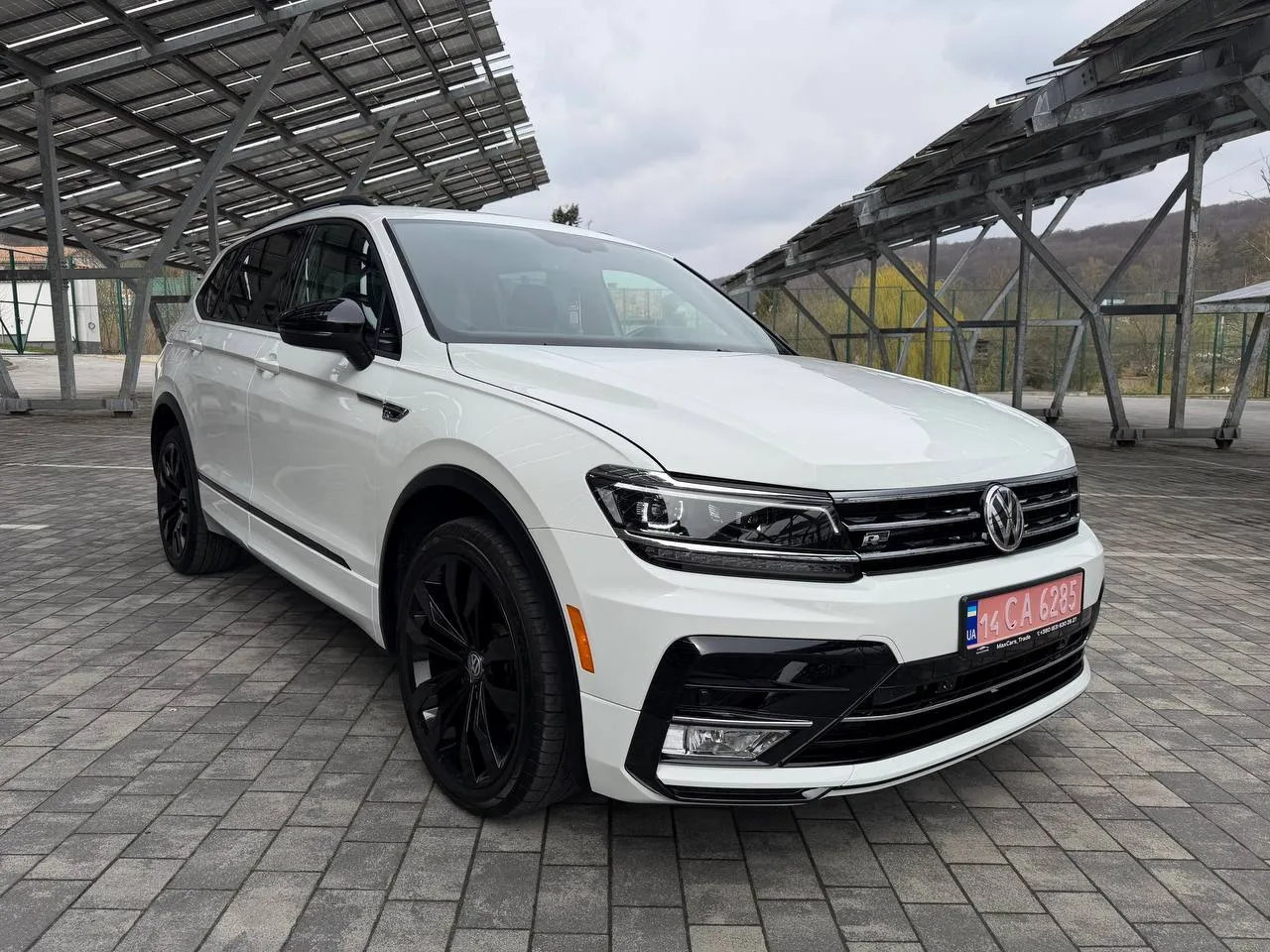 Volkswagen Tiguan - фото 8