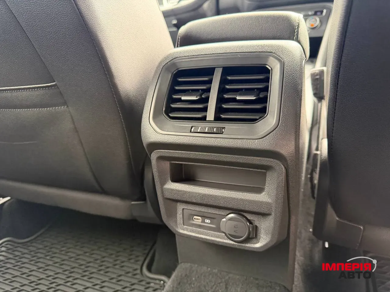 Volkswagen Tiguan - фото 28