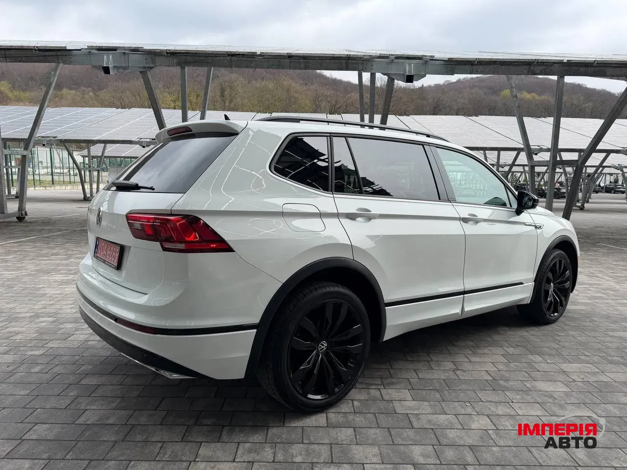 Volkswagen Tiguan - фото 6