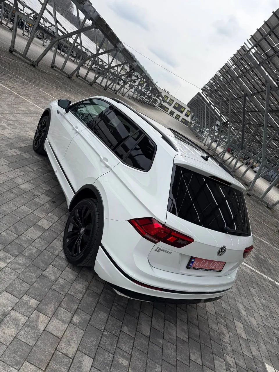 Volkswagen Tiguan - фото 13