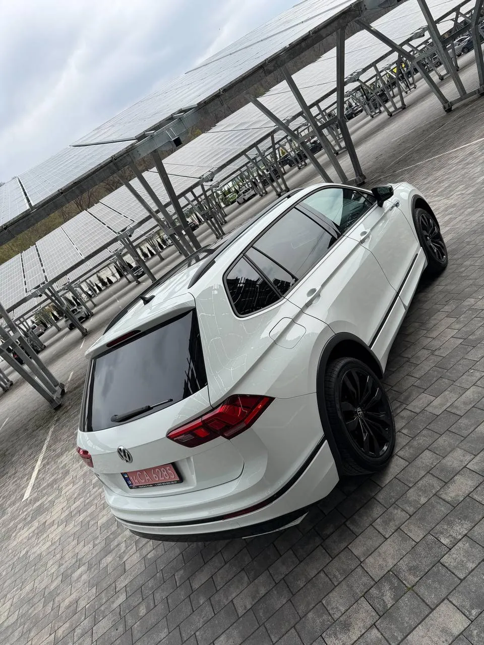 Volkswagen Tiguan - фото 14